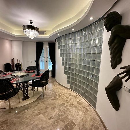 Modern 1-Bedroom Apartment In Zamalek Visits Allowed Il Il Cairo Esterno foto
