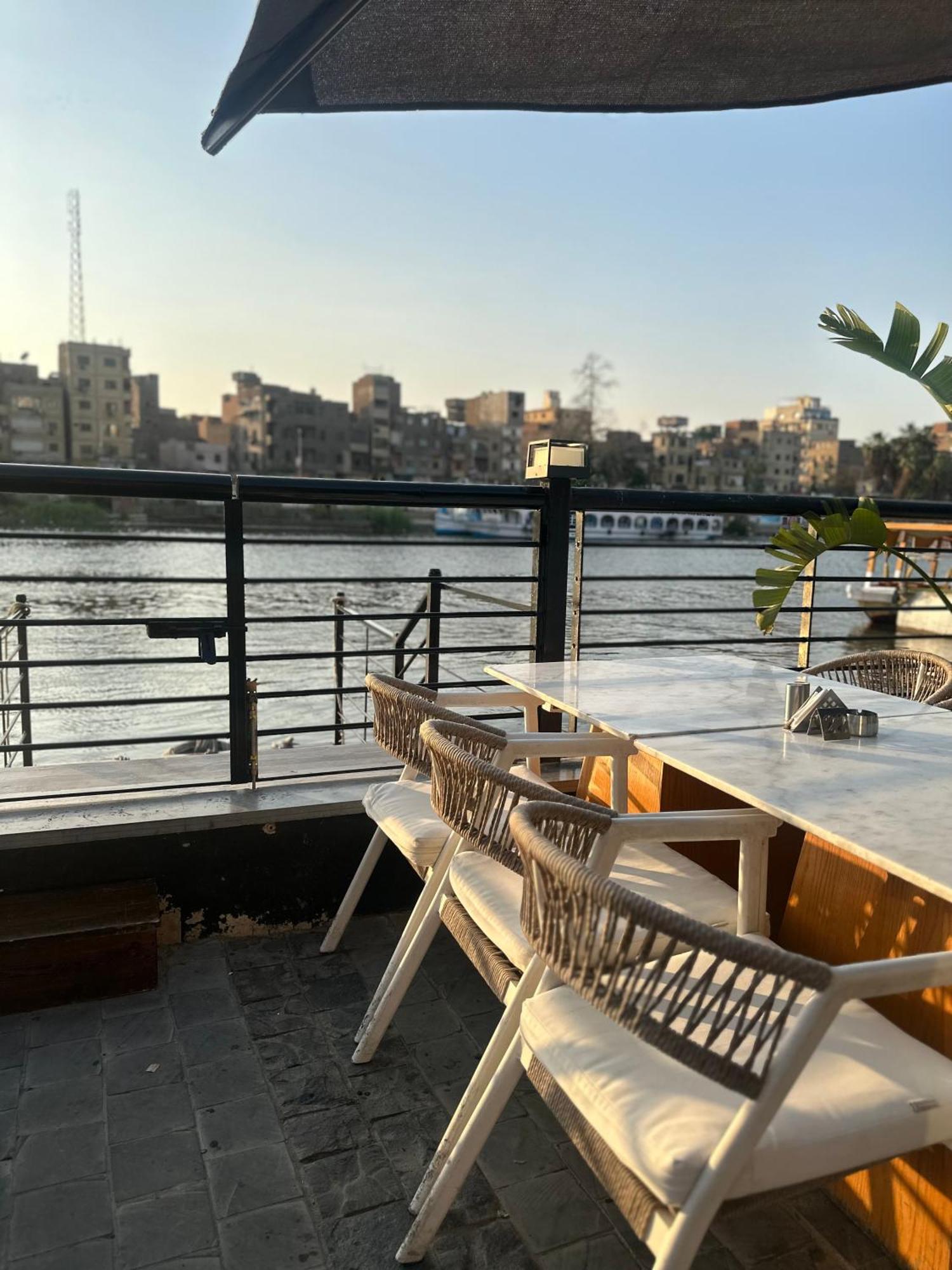 Modern 1-Bedroom Apartment In Zamalek Visits Allowed Il Il Cairo Esterno foto
