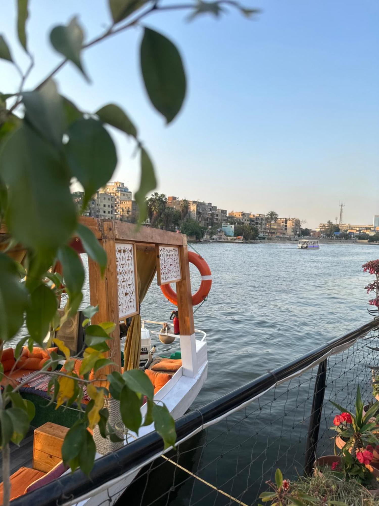 Modern 1-Bedroom Apartment In Zamalek Visits Allowed Il Il Cairo Esterno foto
