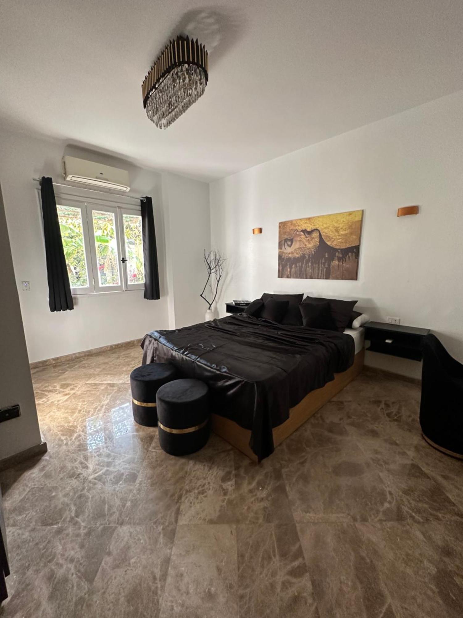 Modern 1-Bedroom Apartment In Zamalek Visits Allowed Il Il Cairo Esterno foto