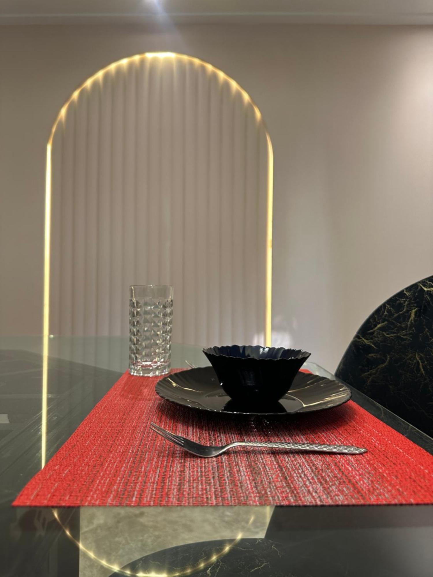 Modern 1-Bedroom Apartment In Zamalek Visits Allowed Il Il Cairo Esterno foto