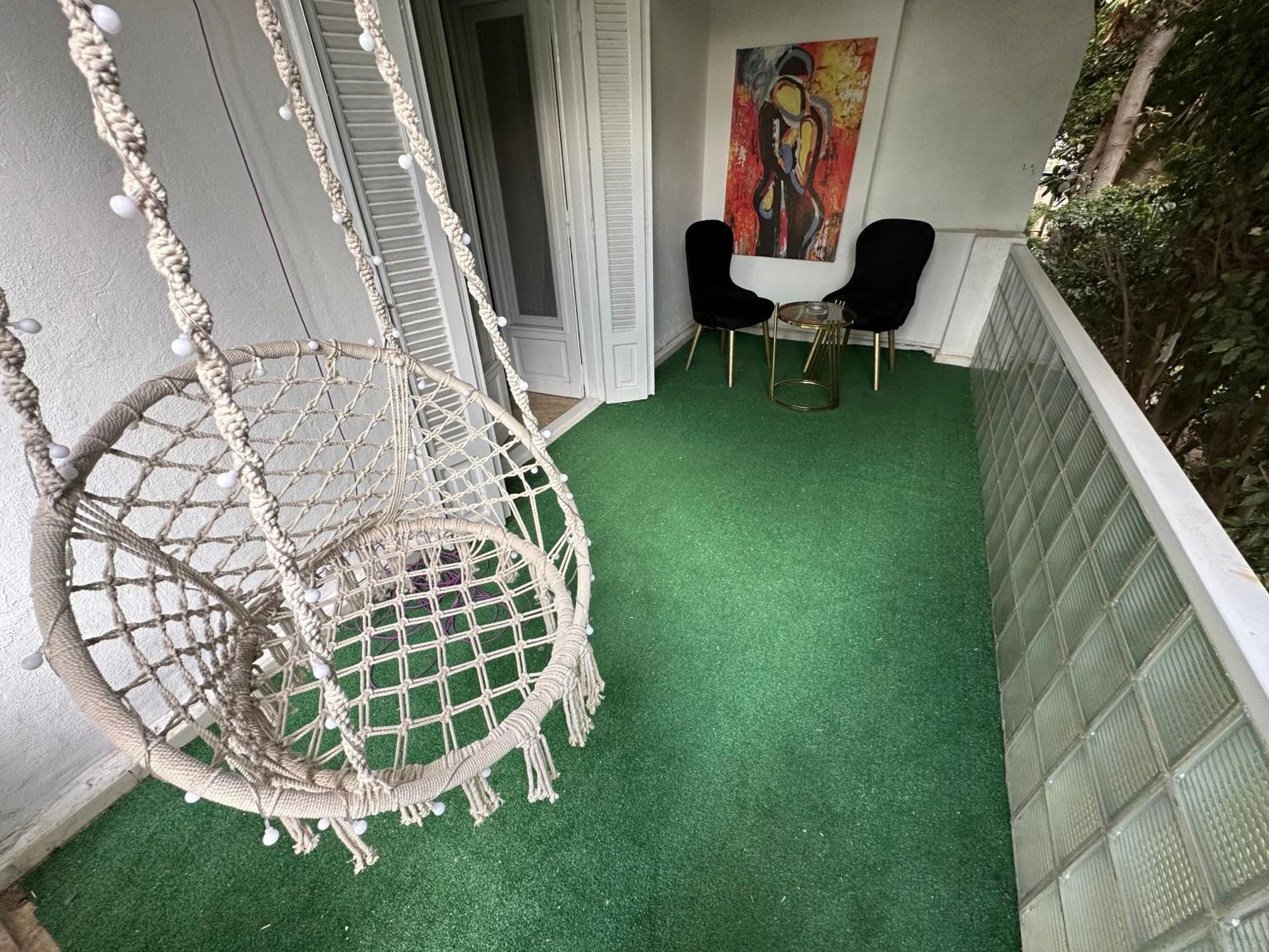 Modern 1-Bedroom Apartment In Zamalek Visits Allowed Il Il Cairo Esterno foto