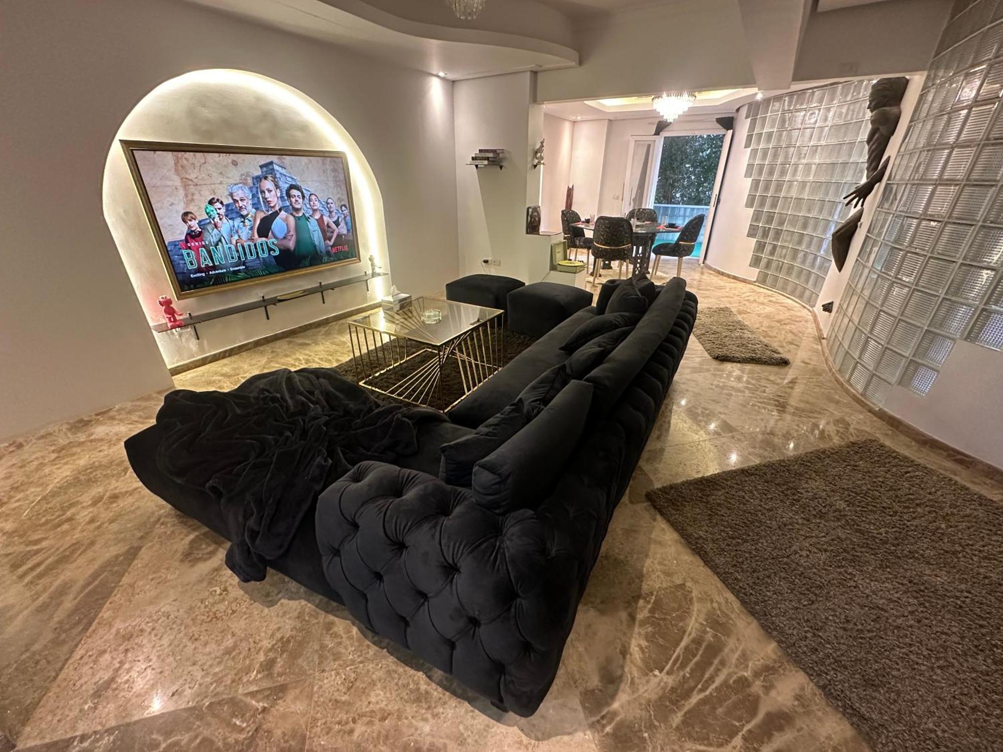 Modern 1-Bedroom Apartment In Zamalek Visits Allowed Il Il Cairo Esterno foto